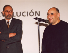 2002, Misterio y evolución